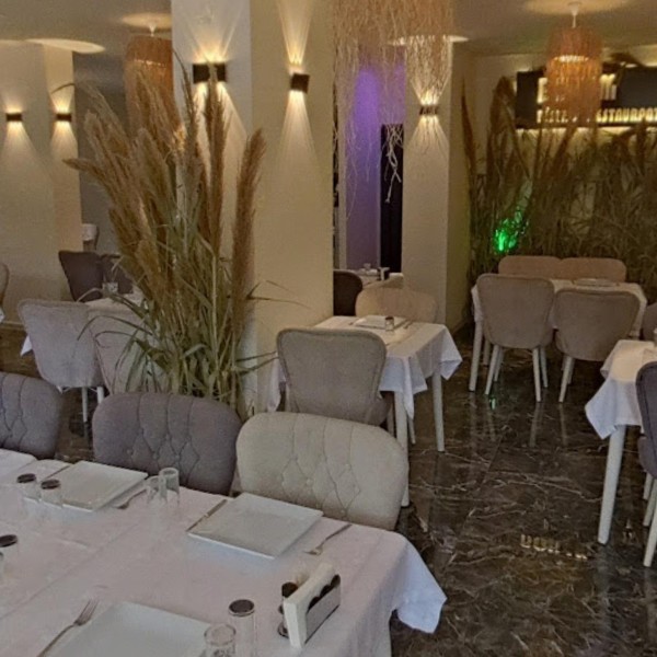 Bohem Restauranttan canlı müzik eşliğinde 2 kişilik  yemek ve içeçek menüsü