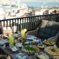 Huqqam Lounge Terrace'tan Nefis Serpme Kahvaltı Menüsü 1